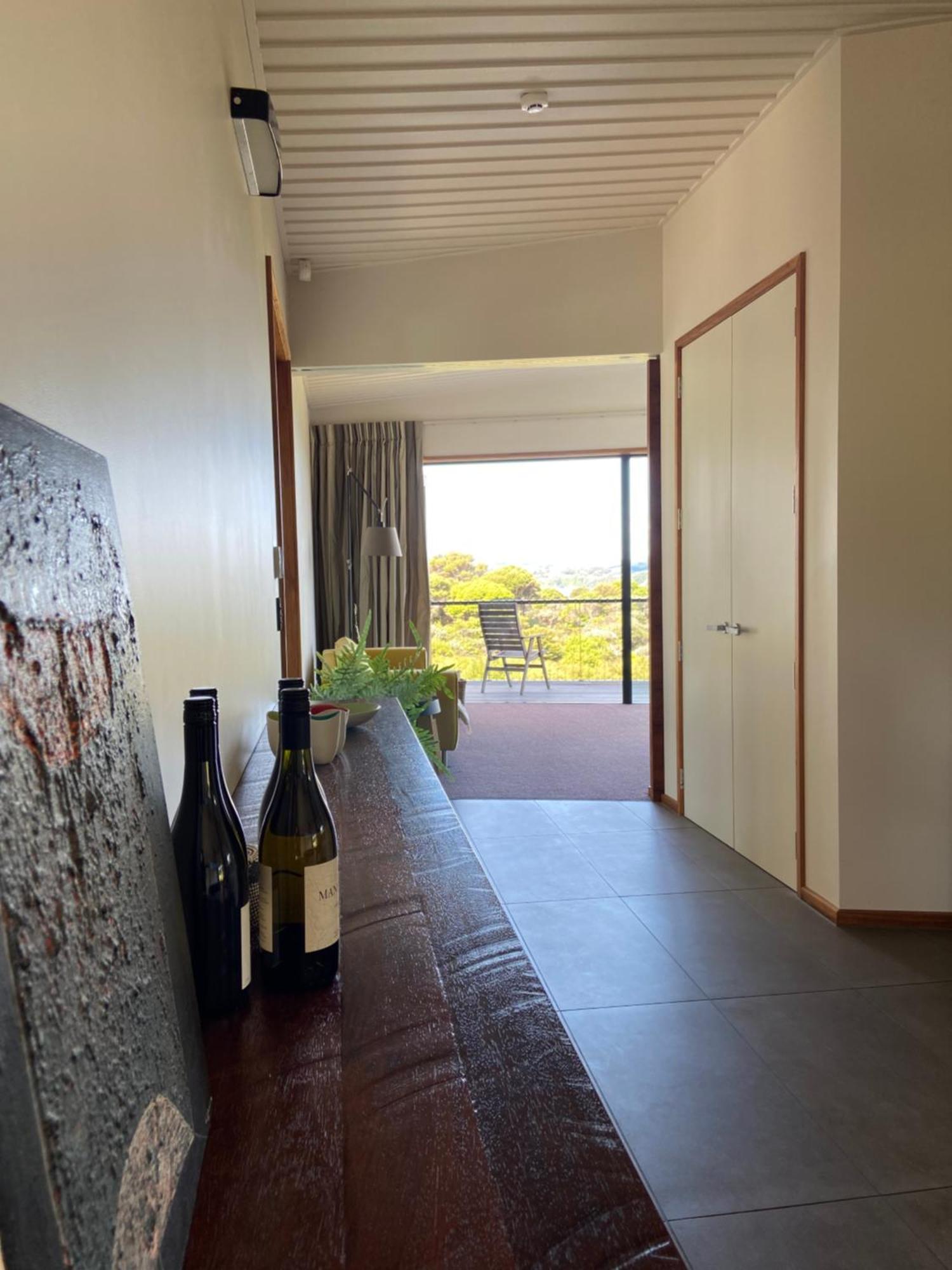 Hotel La Bodega Waiheke Island à Surfdale Extérieur photo