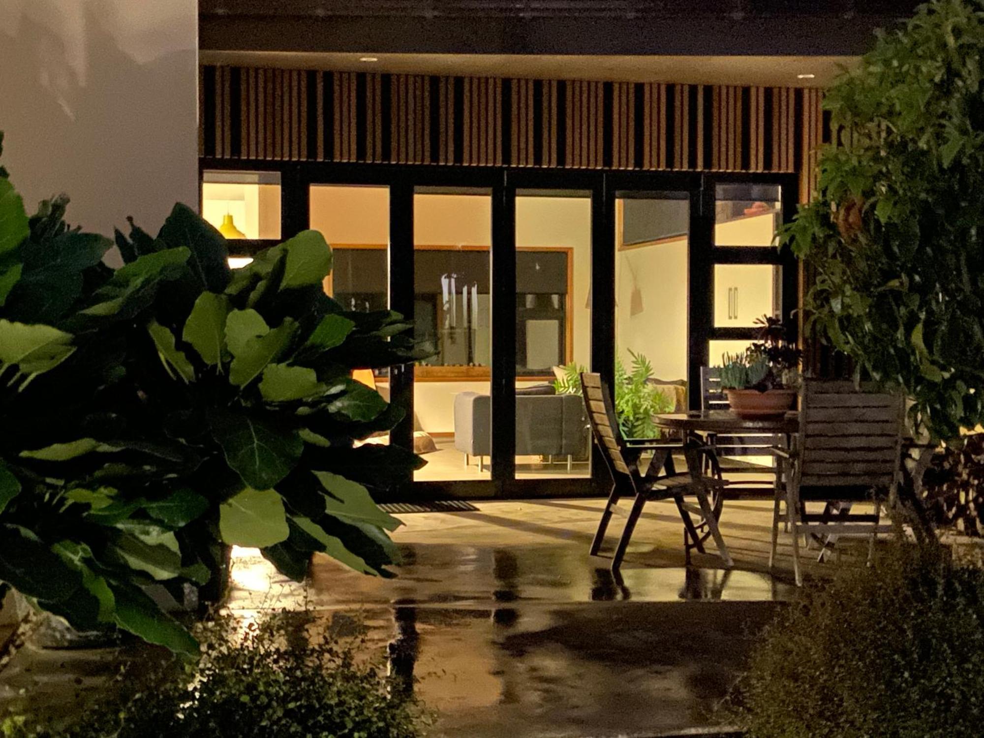 Hotel La Bodega Waiheke Island à Surfdale Extérieur photo