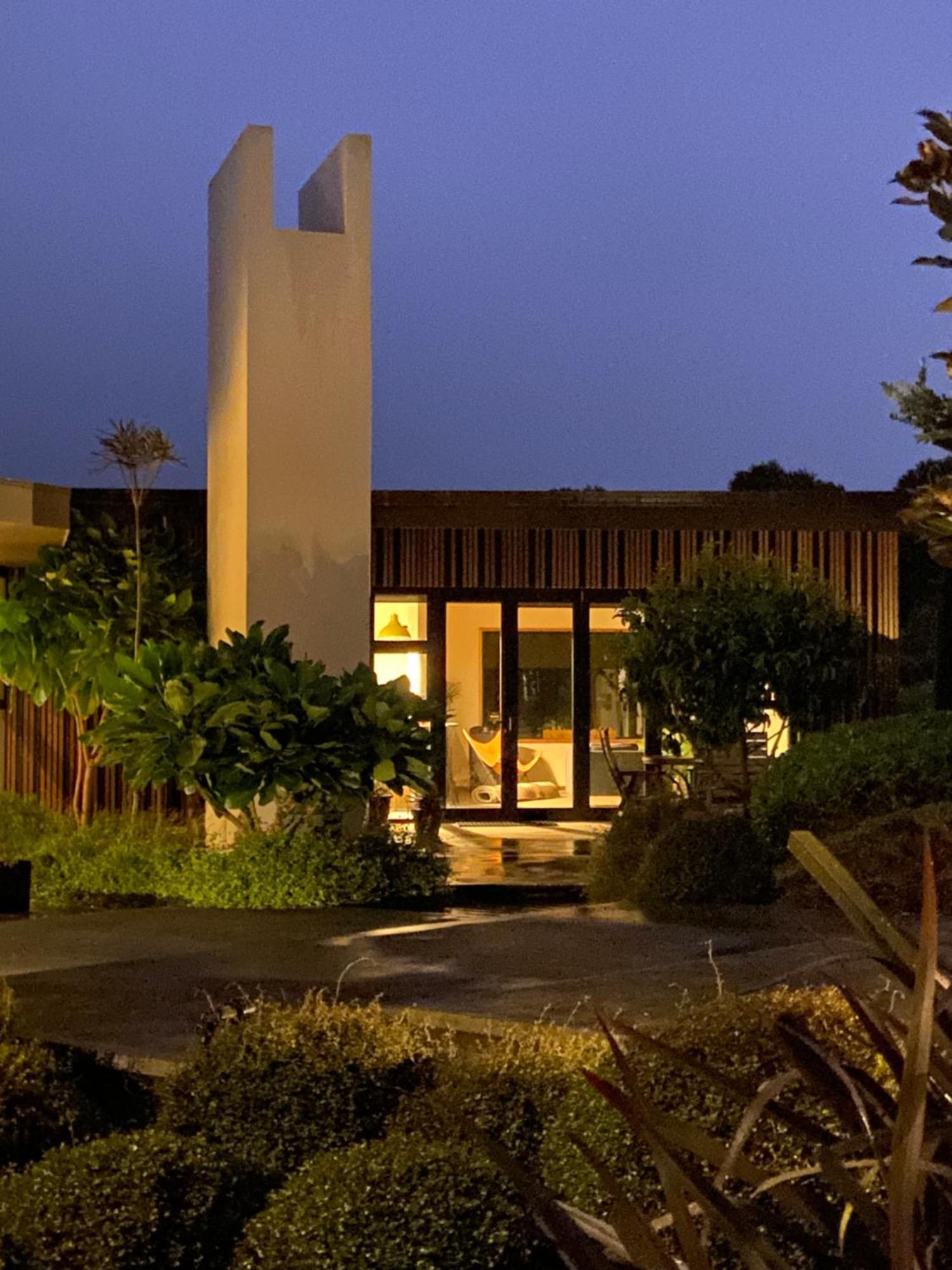 Hotel La Bodega Waiheke Island à Surfdale Extérieur photo