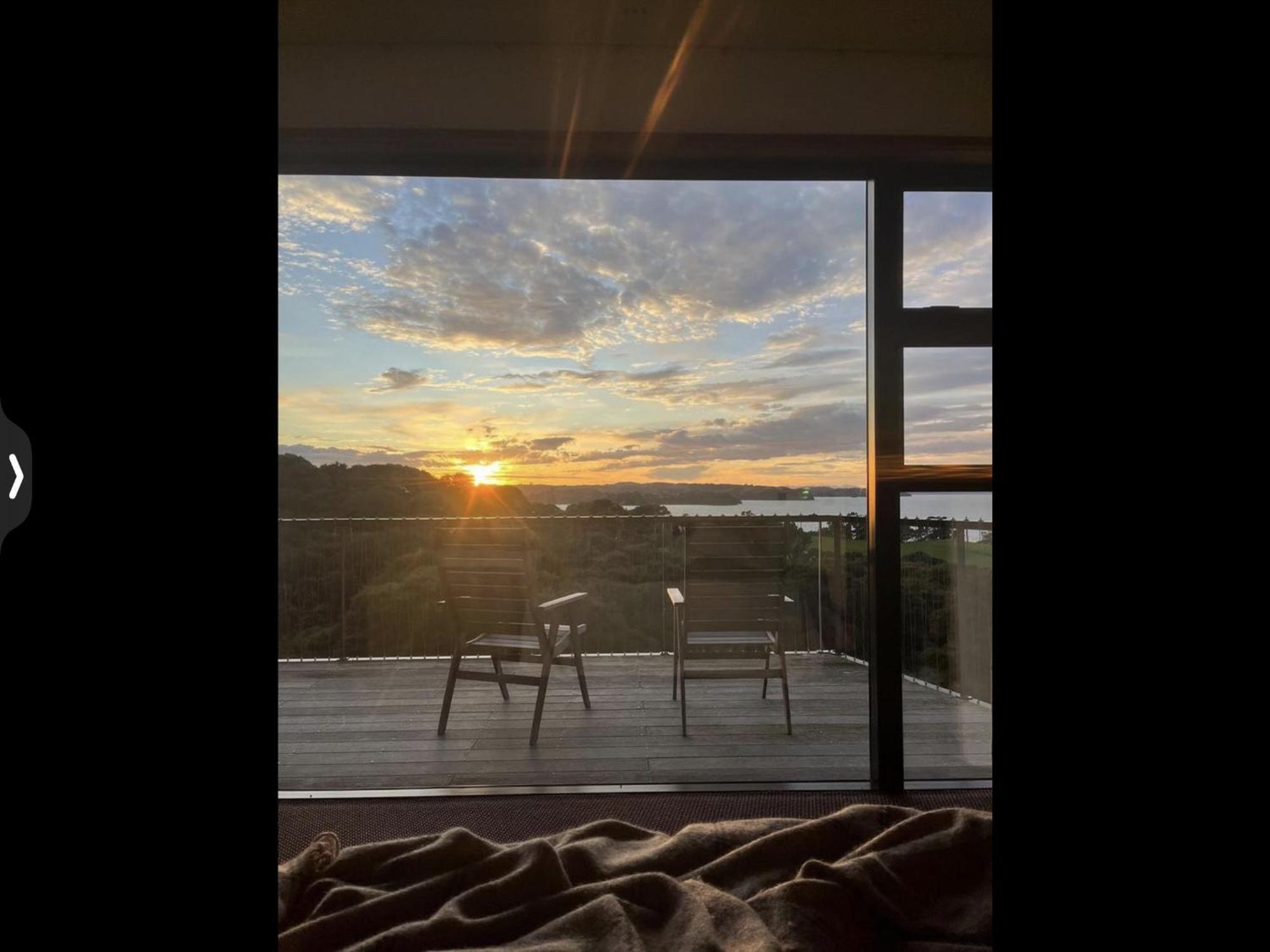 Hotel La Bodega Waiheke Island à Surfdale Extérieur photo