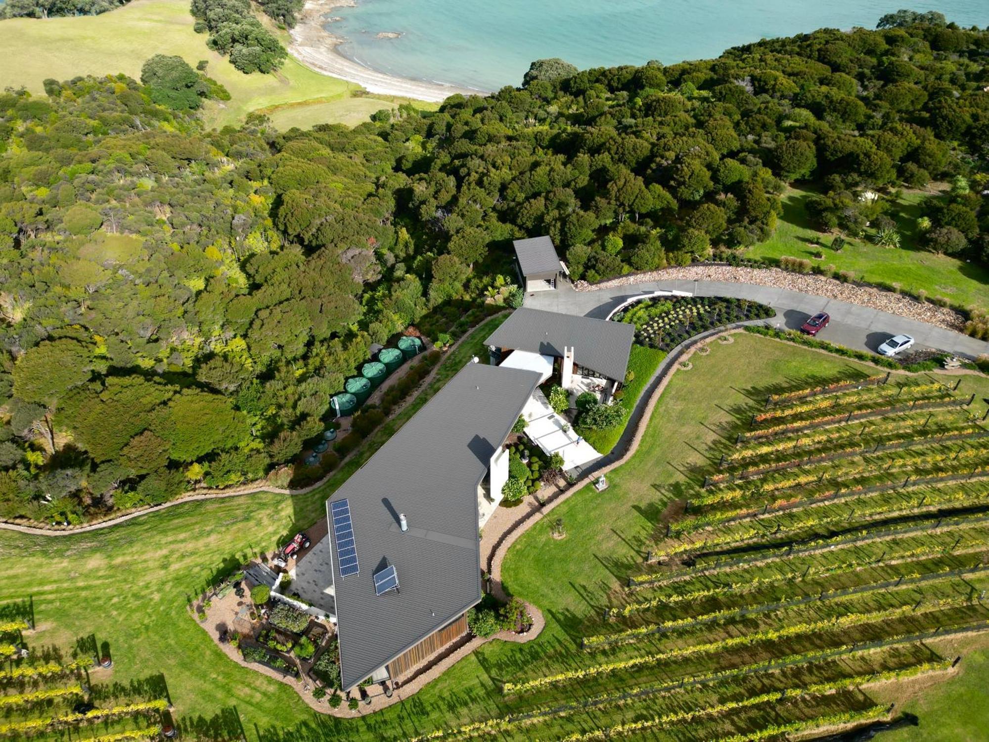 Hotel La Bodega Waiheke Island à Surfdale Extérieur photo