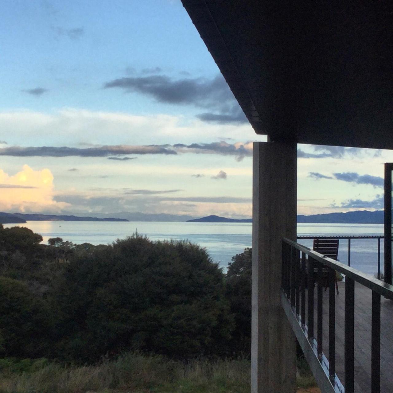 Hotel La Bodega Waiheke Island à Surfdale Extérieur photo